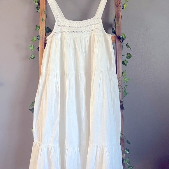 RUFFLED square neck Maxi Dress With flowing body and thick straps NWT - Picture 5 of 8